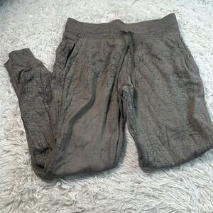 Lululemon Warm Down Jogger *7/8 Length Thread Dye Rover Black